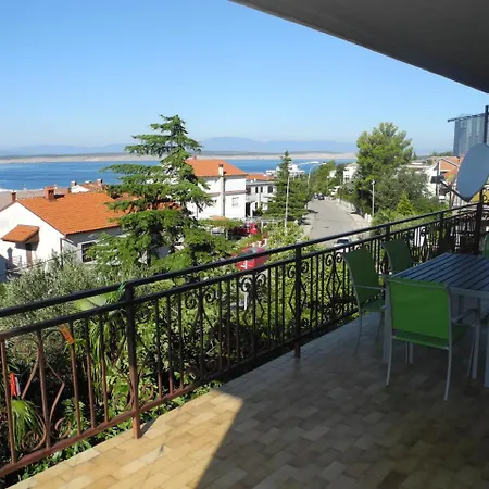 Vucko 4 For 4 Persons With Terrace Appartement