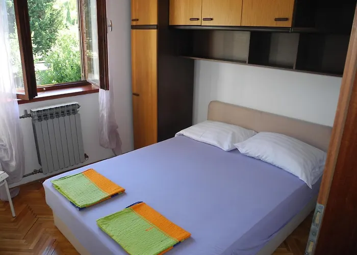 公寓 Vucko 4 For 4 Persons With Terrace